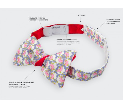 Noeud papillon fleuri rose en coton.