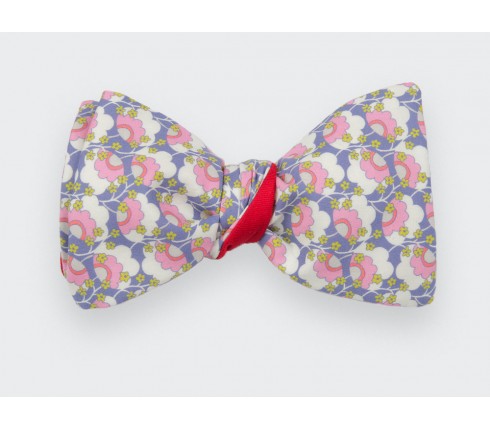 Noeud papillon fleuri rose en coton.