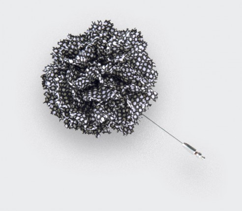 Boutonnière Caviar B&W - laine - Cinabre Paris