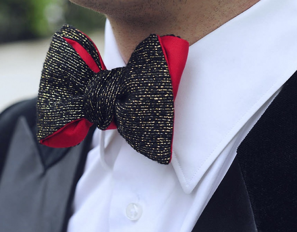 Bow ties and ties for a cocktail 